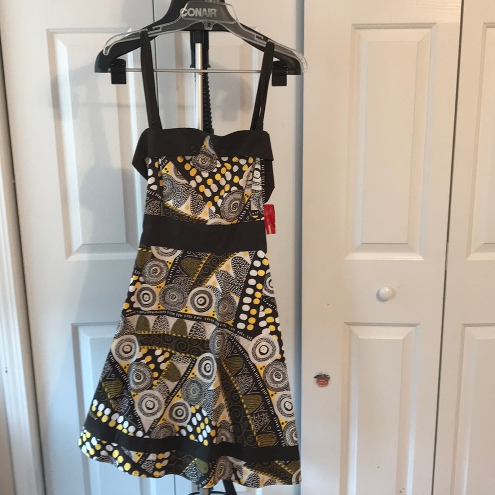 Dress - Picture 2 of 6